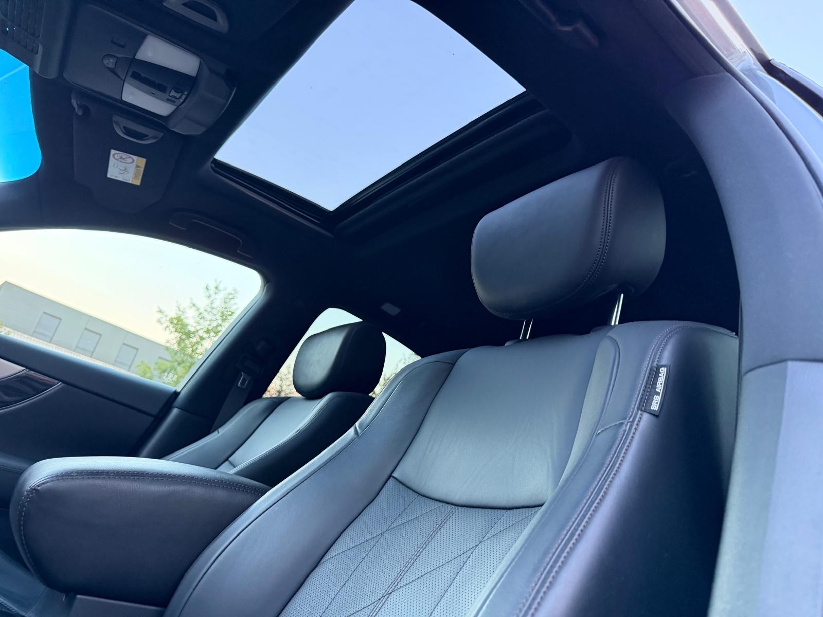 INFINITI QX70 5.0 S Premium AWD Automatic-image-14