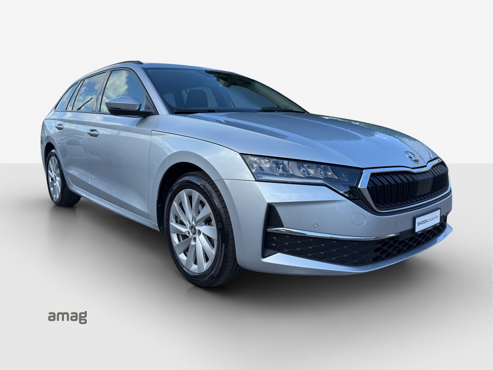 SKODA Octavia Combi 2.0 TDI DSG Selection-image-5
