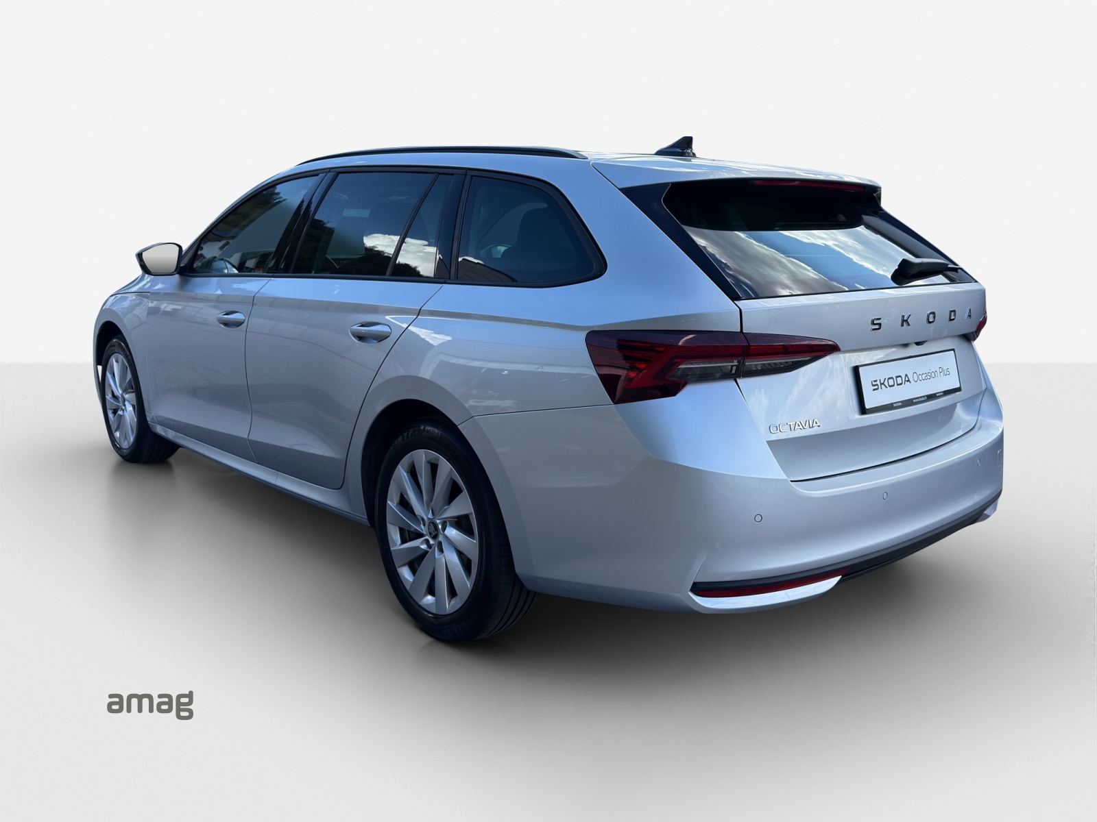 SKODA Octavia Combi 2.0 TDI DSG Selection-showroom-element-2
