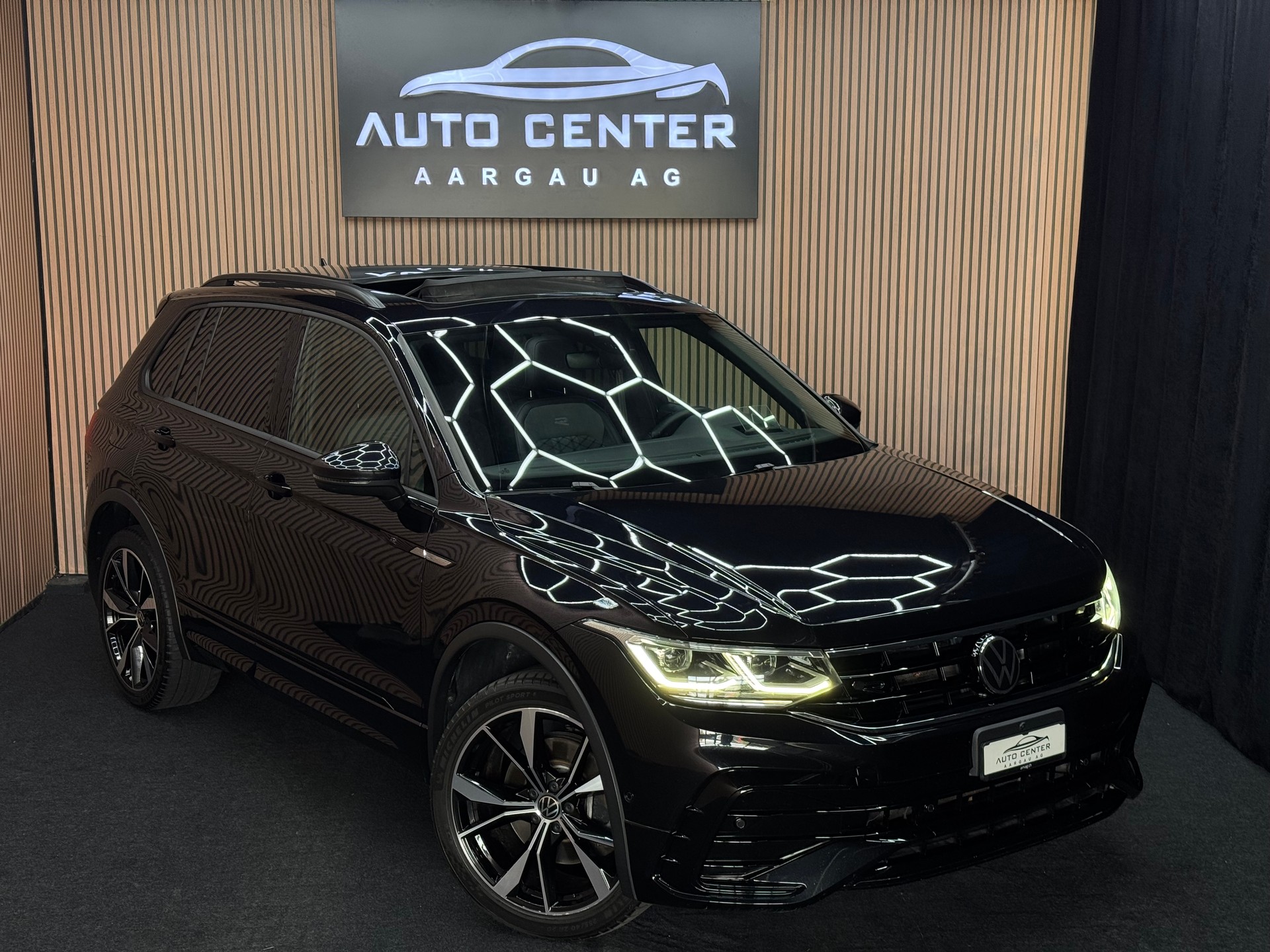 VW Tiguan 2.0 TSI R-Line DSG *ab CHF 249.-/ Monat*
