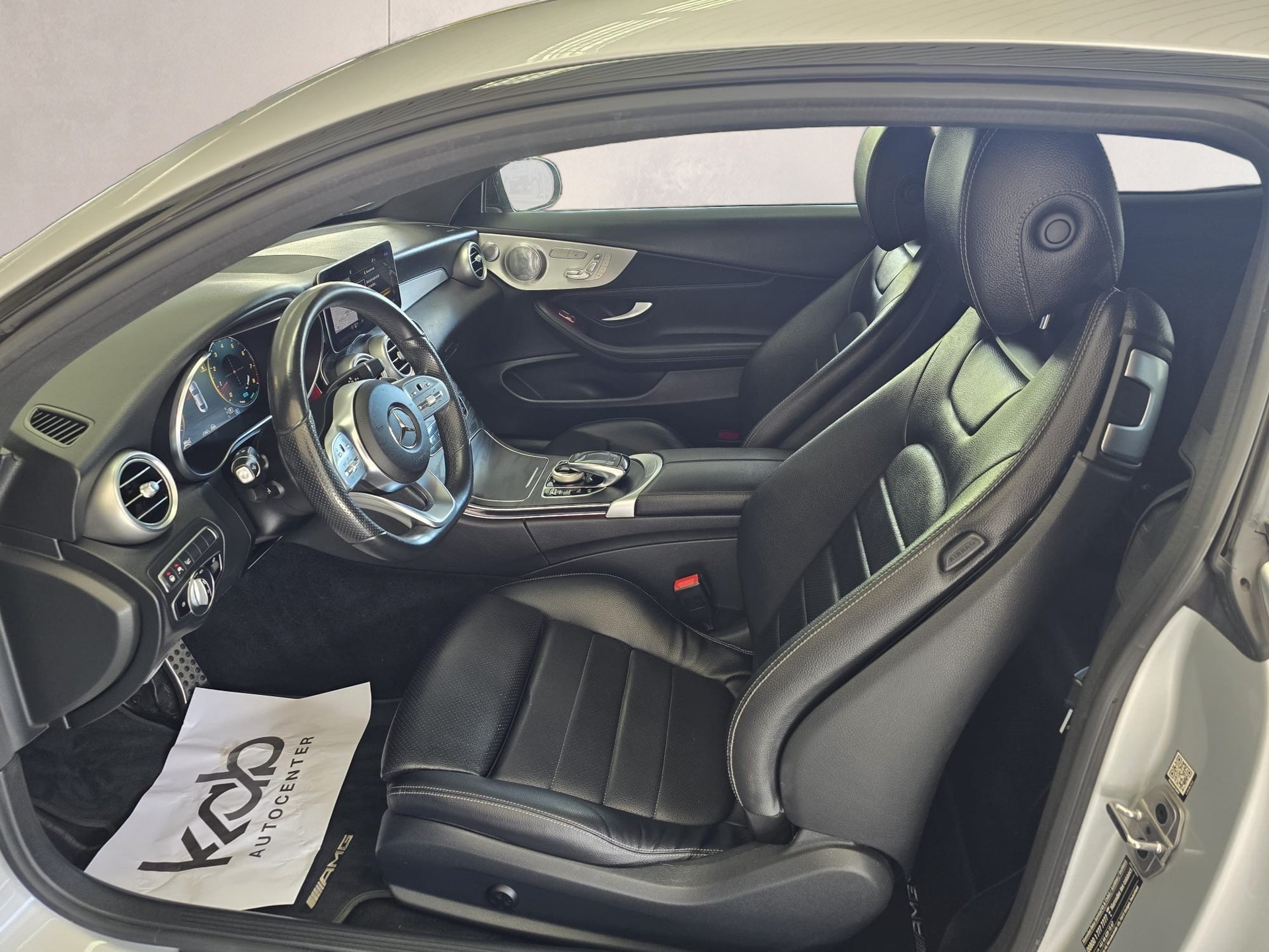 MERCEDES-BENZ C 200 4Matic AMG Line 9G-Tronic-image-17