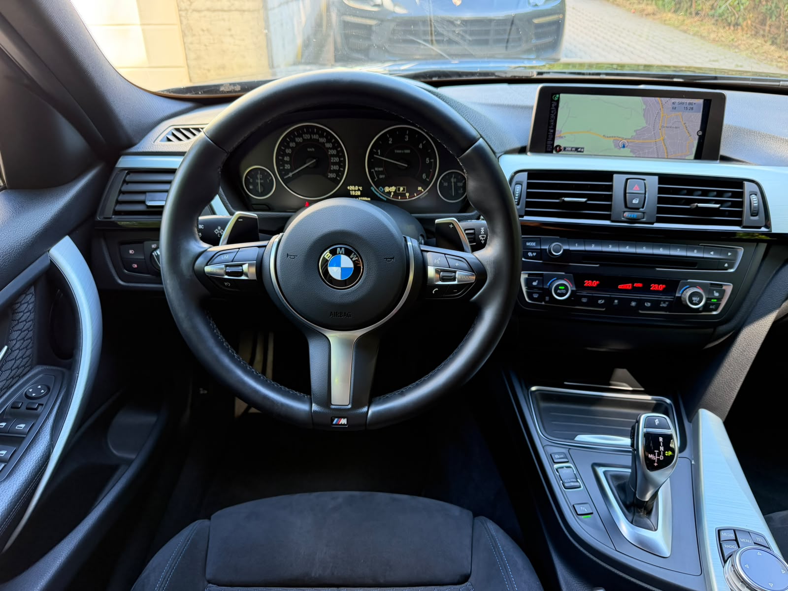 BMW 320d xDrive Touring M Sport Steptronic-image-20