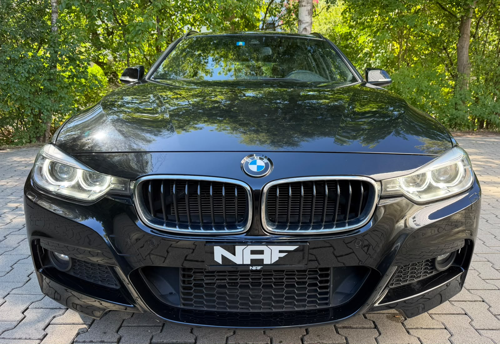 BMW 320d xDrive Touring M Sport Steptronic-image-7