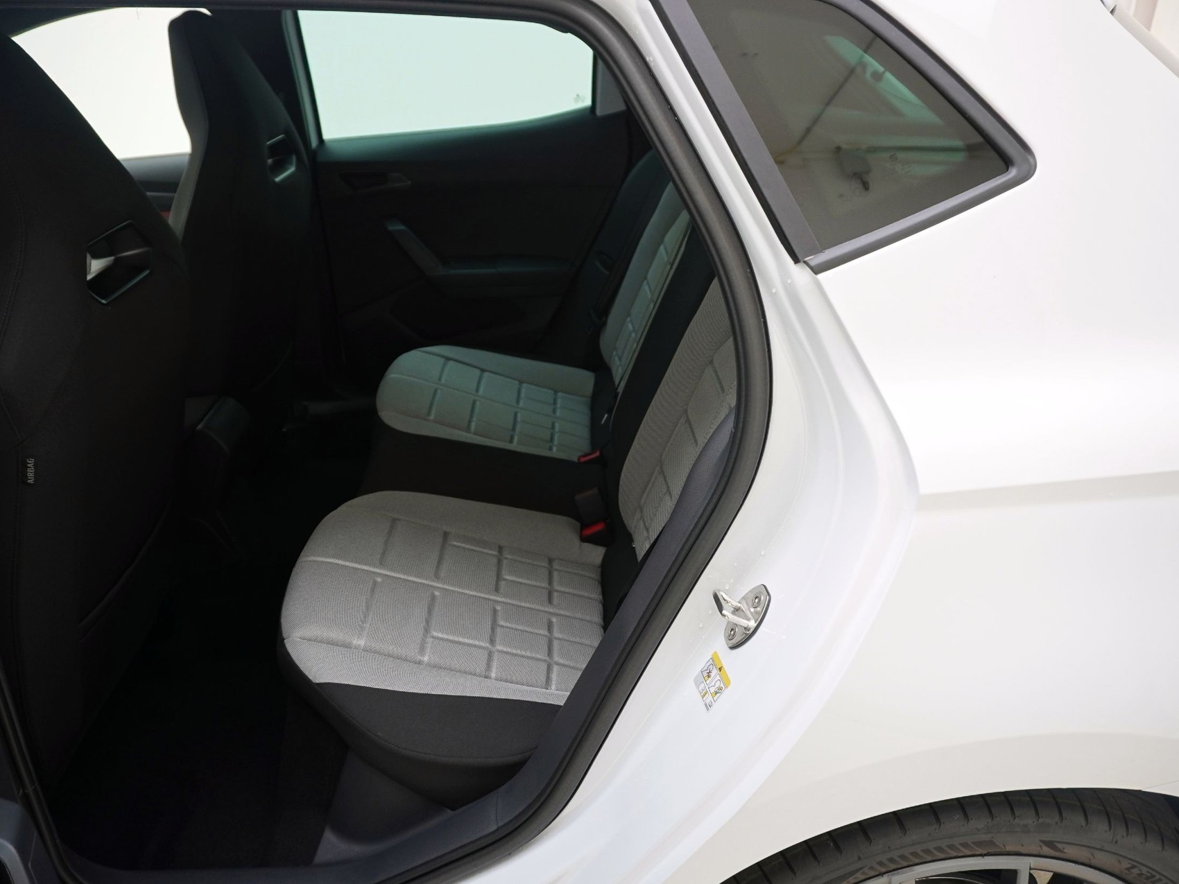 SEAT Ibiza 1.0 TSI FR DSG-image-13