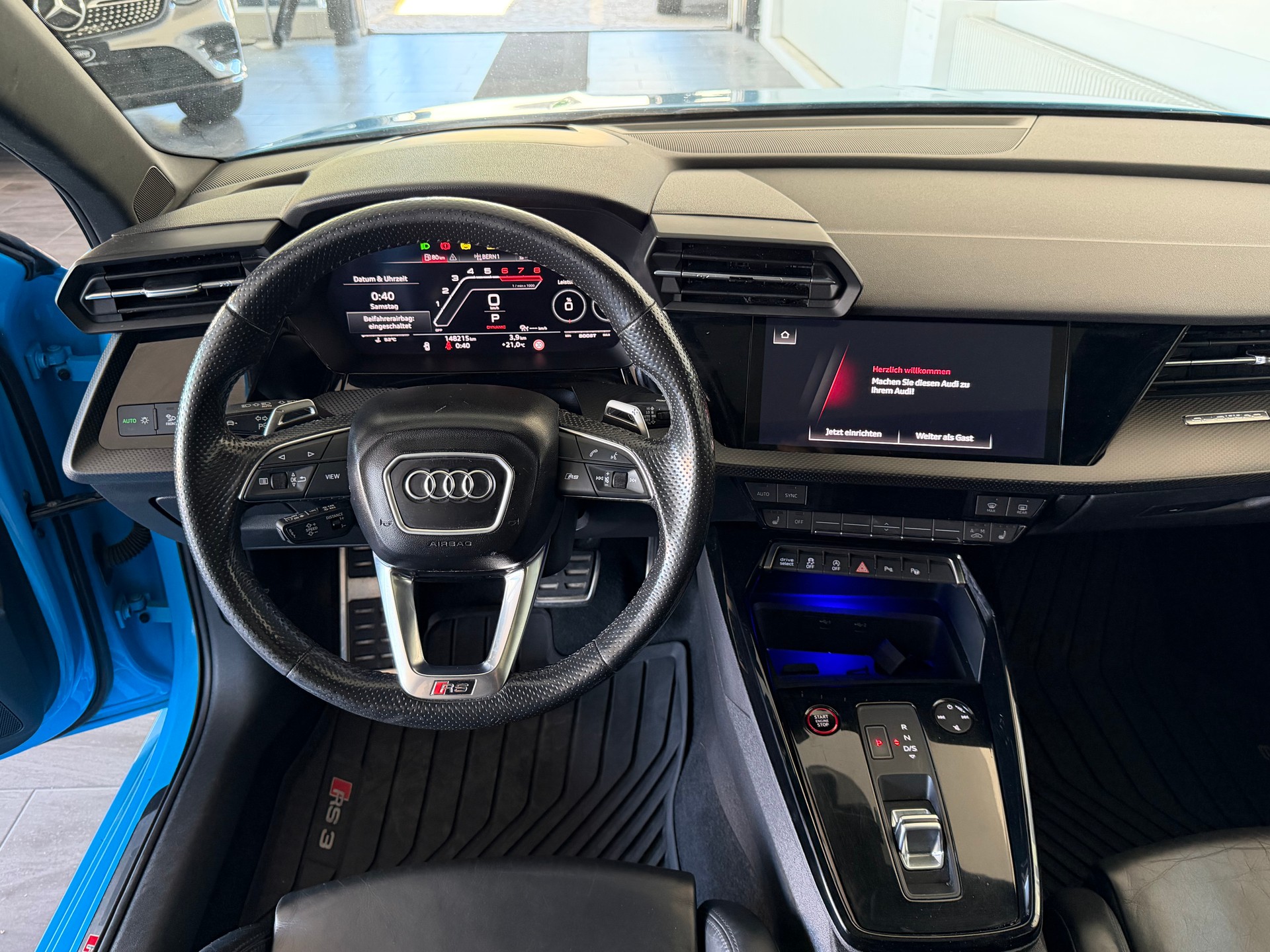 AUDI RS3 Sportback 2.5 TSI quattro S-tronic / CH Auto-image-9