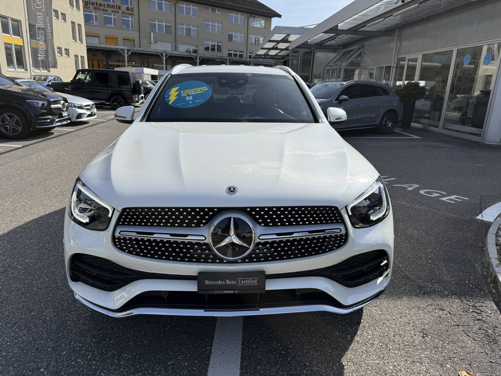 MERCEDES-BENZ GLC 300 de AMG Line 4m-showroom-element-1