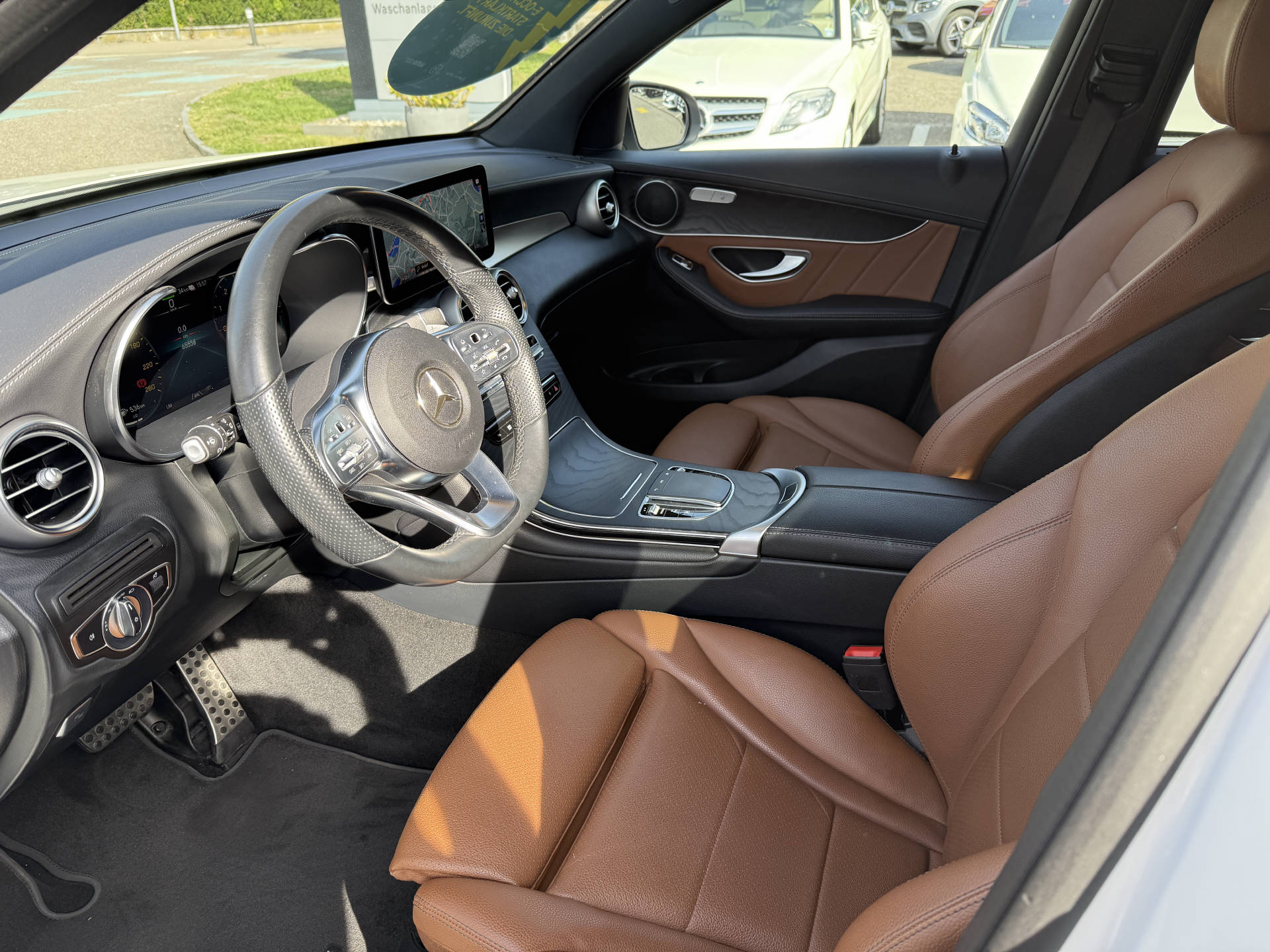 MERCEDES-BENZ GLC 300 de AMG Line 4m-showroom-element-3