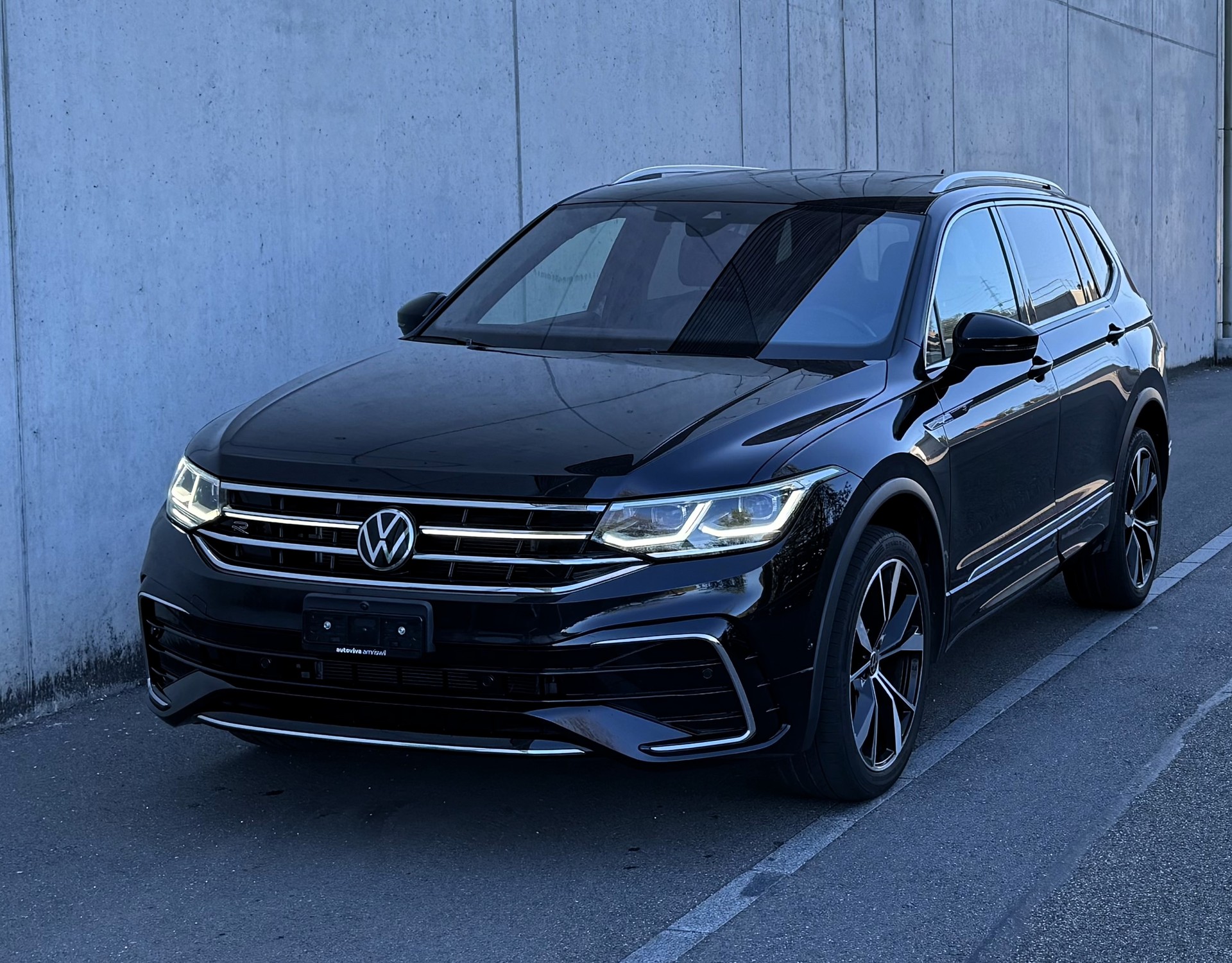 VW Tiguan Allspace 2.0TSI R-Line 4Motion DSG Herstellergarantie | gepflegt | CH FZ