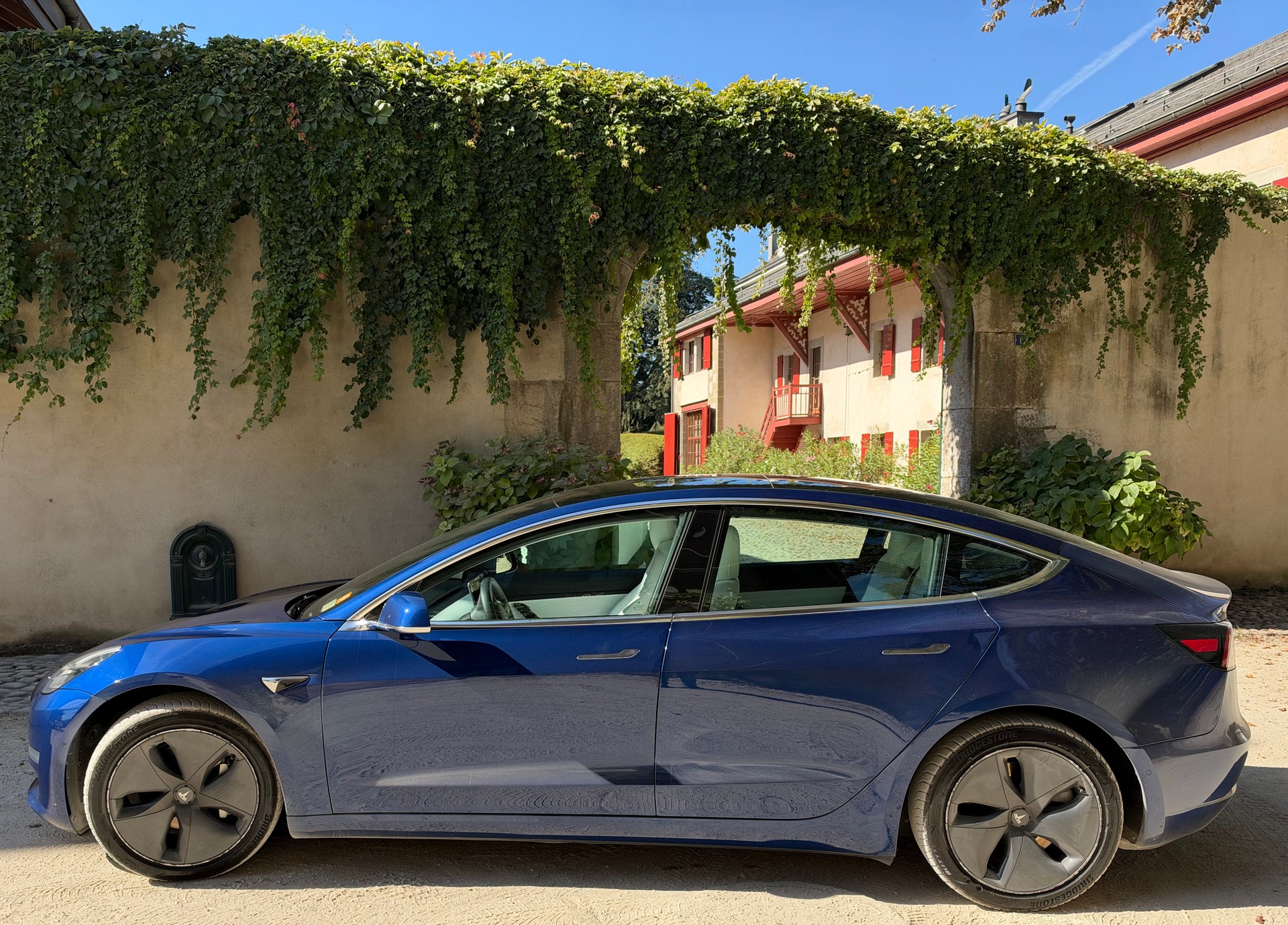 TESLA Long Range D