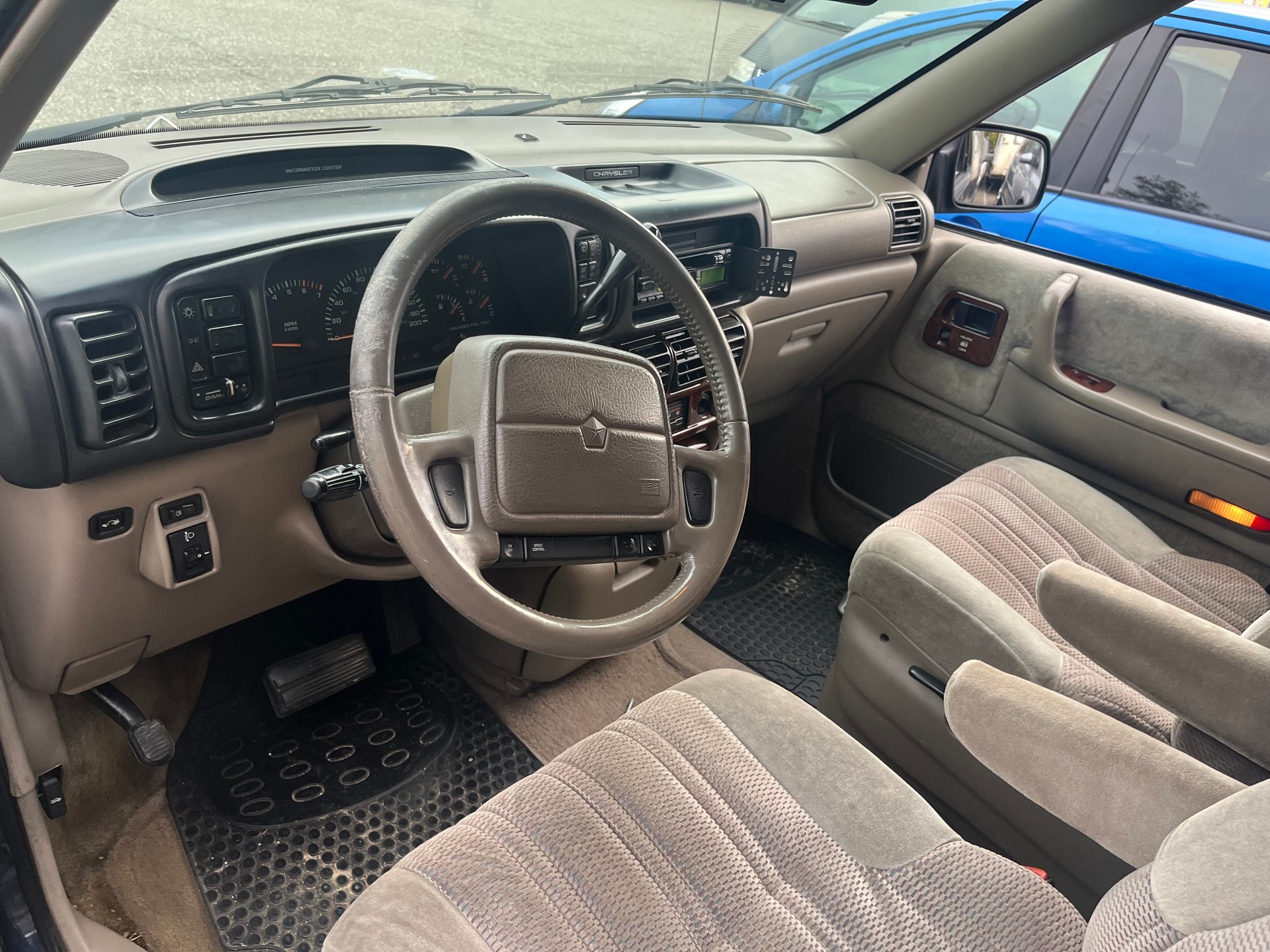 CHRYSLER Grand Voyager LE 3.3-image-4