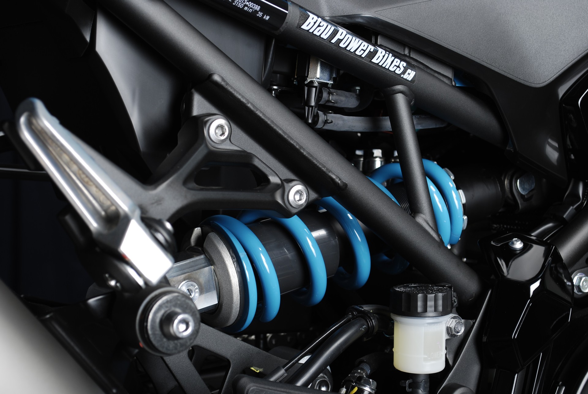 KAWASAKI Z 900 (70kW) MY27 - Sonderumbau-image-1