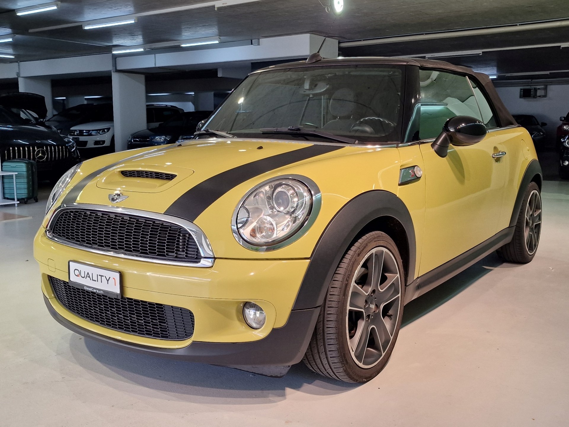MINI Cooper S Cabriolet-image-2
