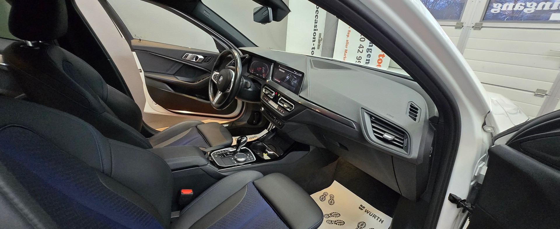 BMW 118i M Sport Steptronic-image-8