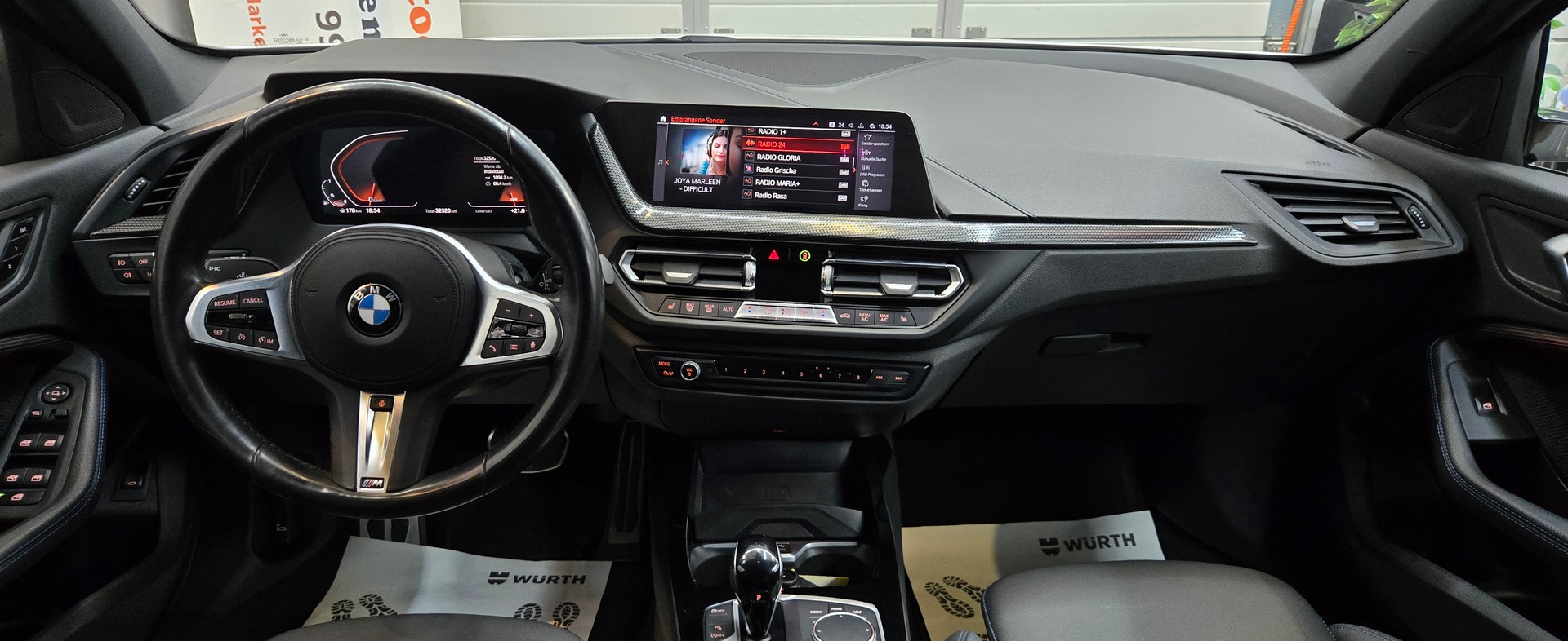 BMW 118i M Sport Steptronic-image-23