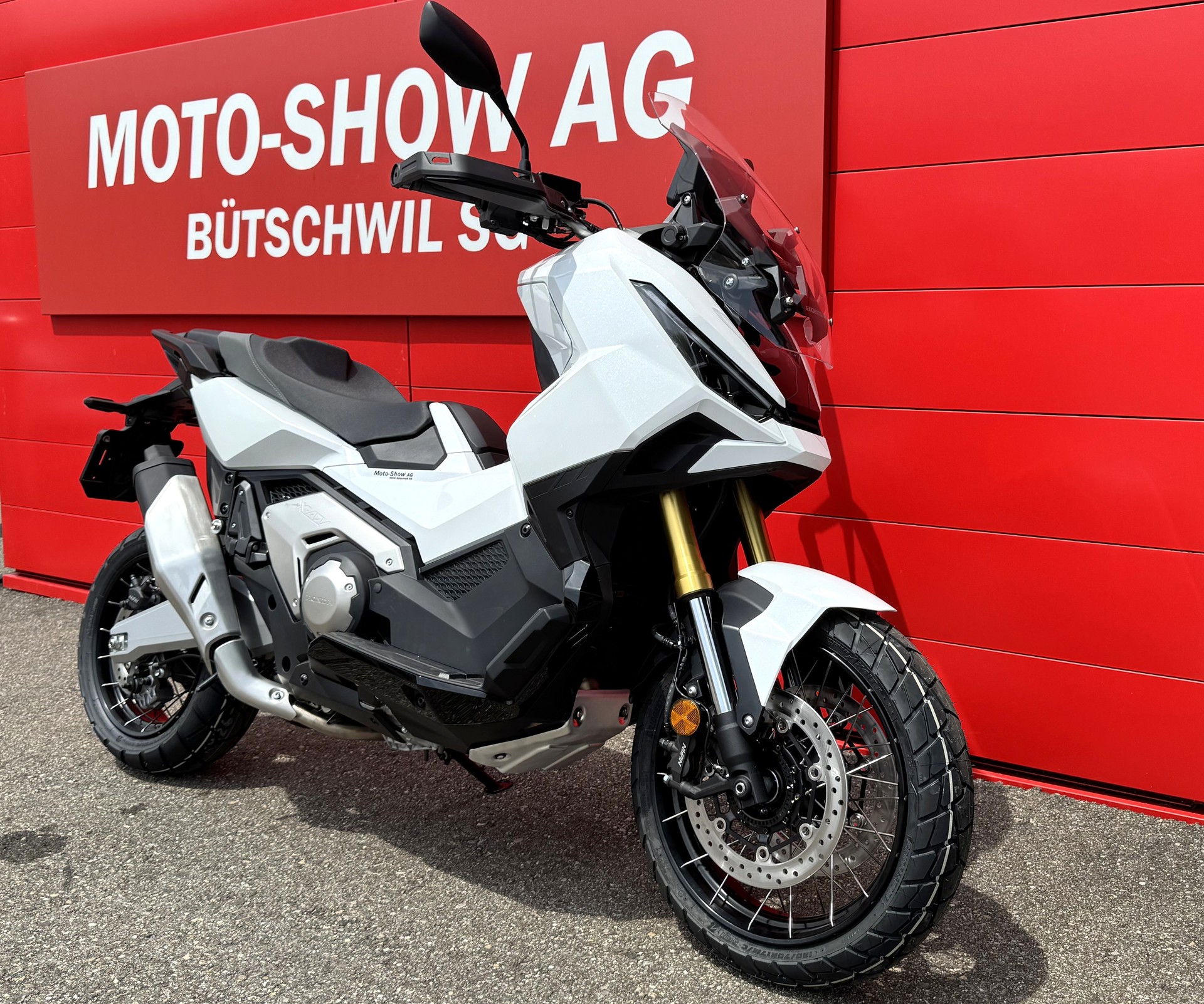 HONDA X-ADV 750-image-1