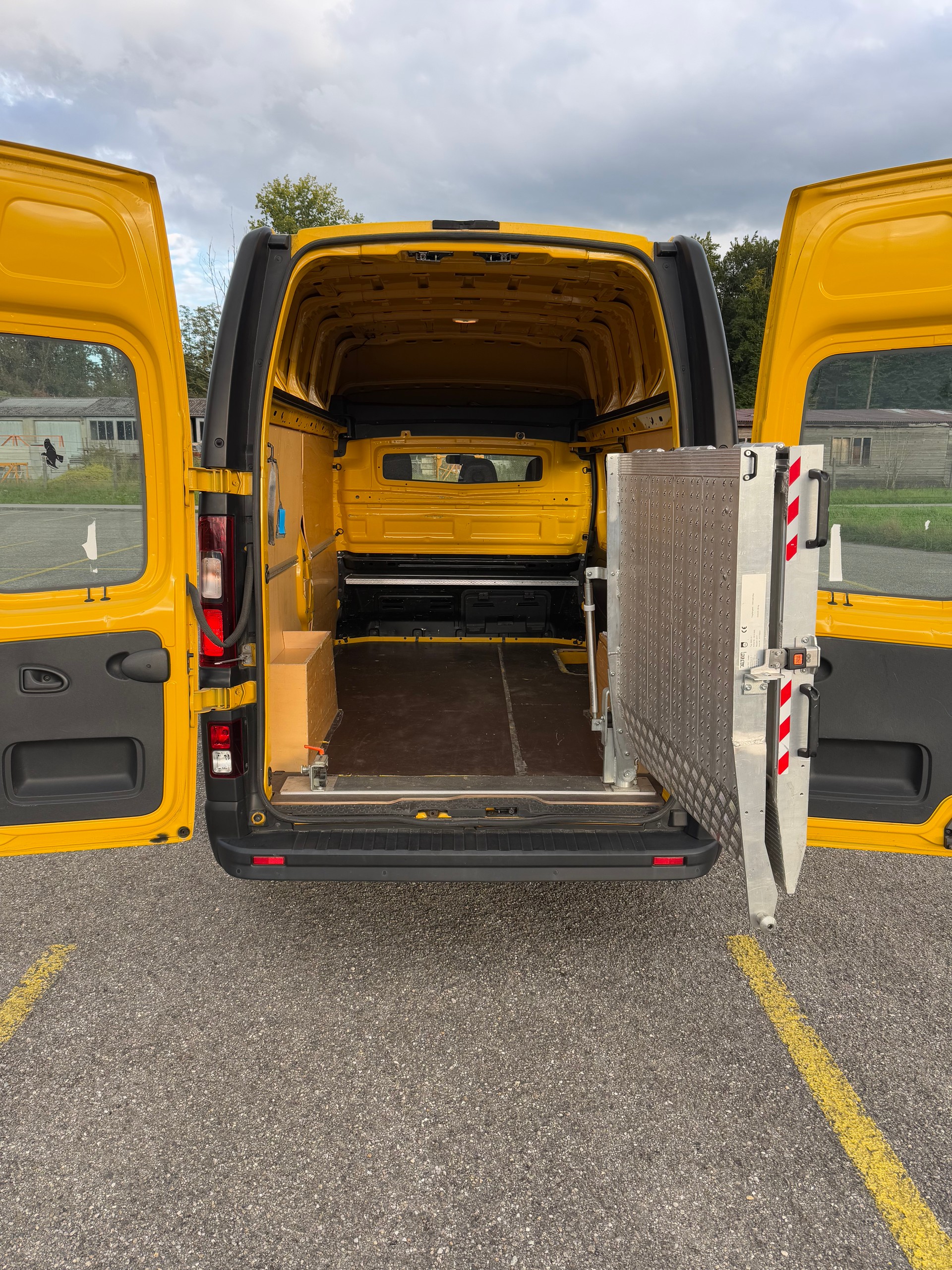 RENAULT Trafic 1.6 ENERGY TwinT. dCi145 2.9t Business L2H2-image-7