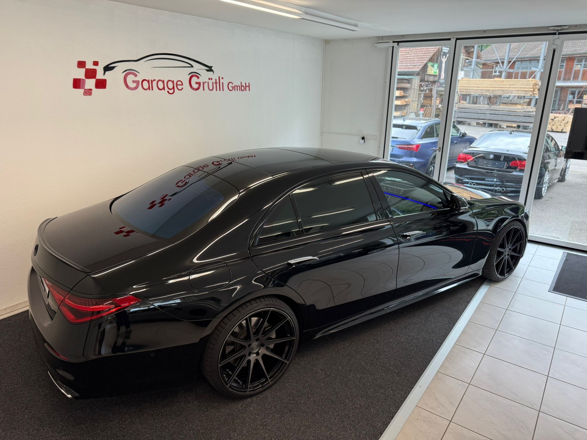 MERCEDES-BENZ S 580 L 4Matic AMG Line 9G-Tronic-showroom-element-3