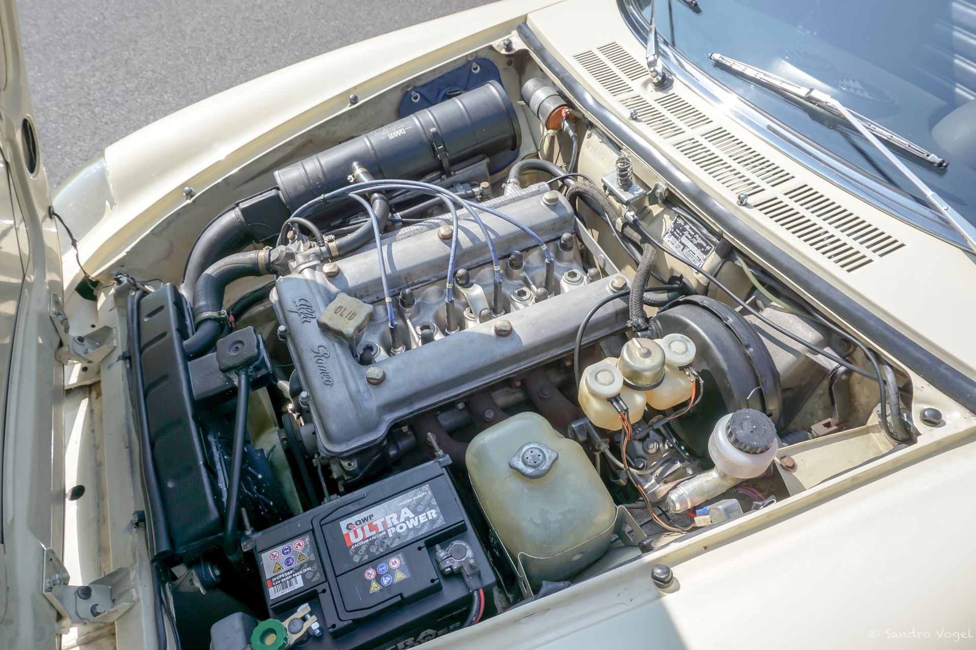 ALFA ROMEO 2000-image-12