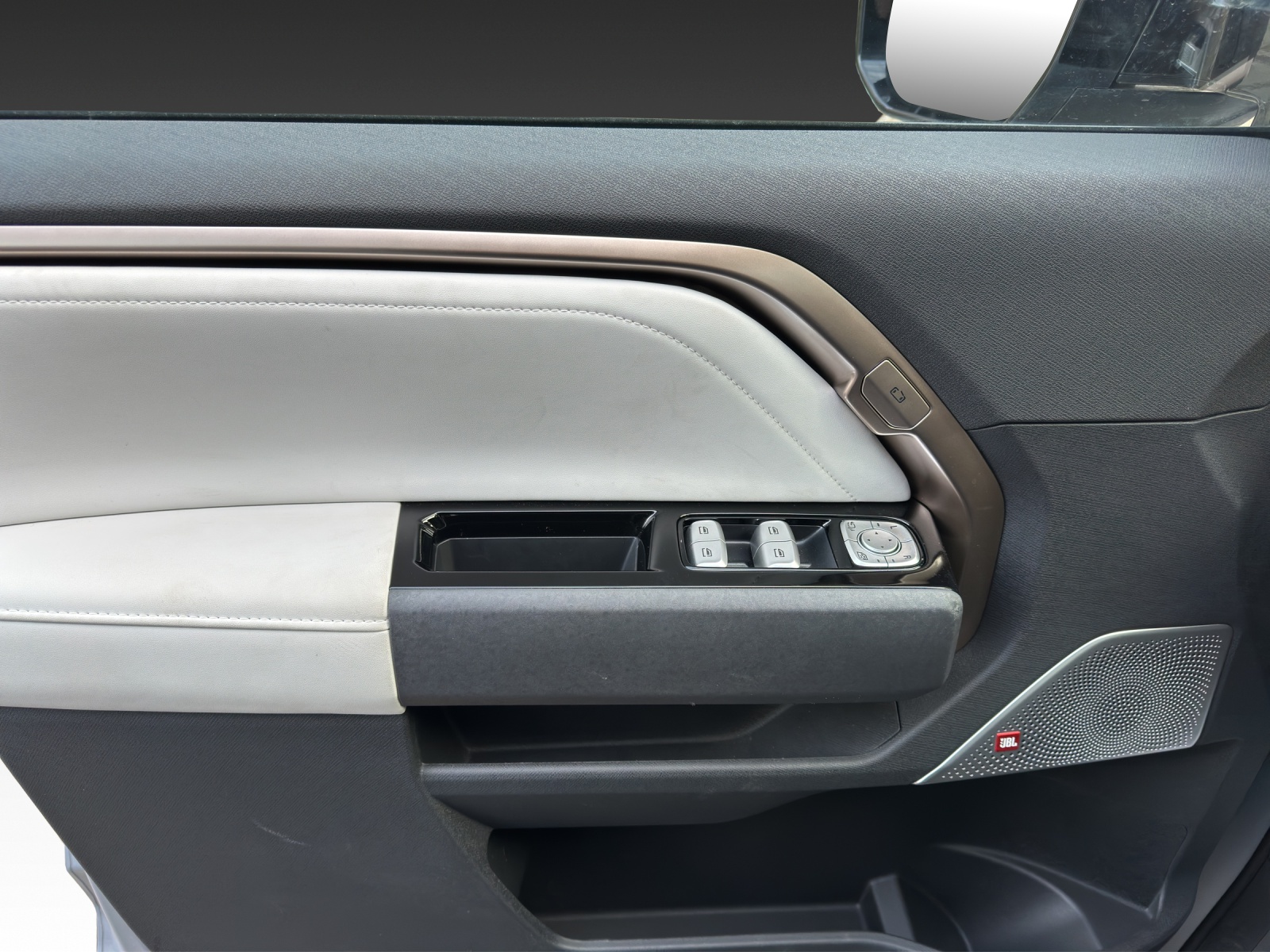 MAXUS E-Motor 102 kWh Premium-image-7