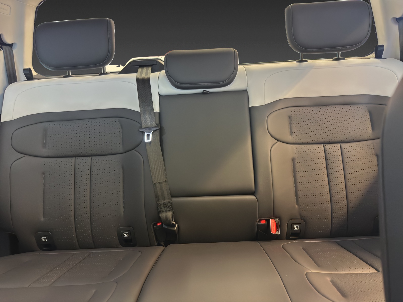 MAXUS E-Motor 102 kWh Premium-image-17