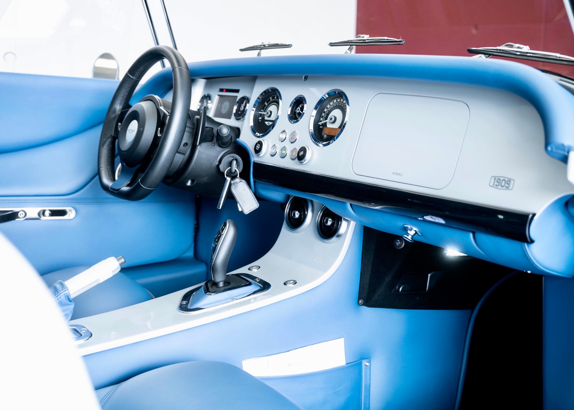 MORGAN Plus Six 3.0 Bespoke (Swiss Executive Car, as new, low mileage)-image-30