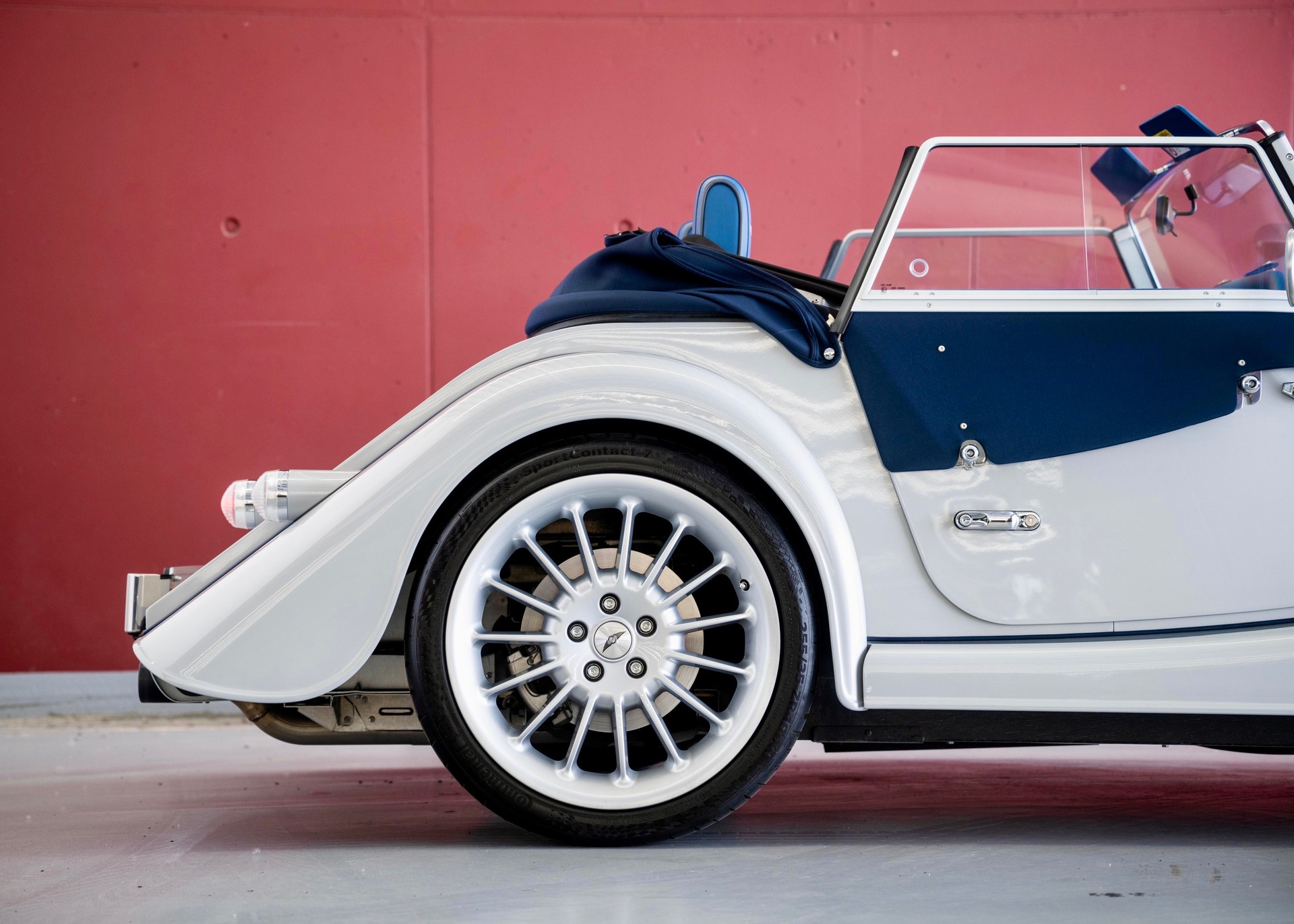 MORGAN Plus Six 3.0 Bespoke (Swiss Executive Car, as new, low mileage)-image-8