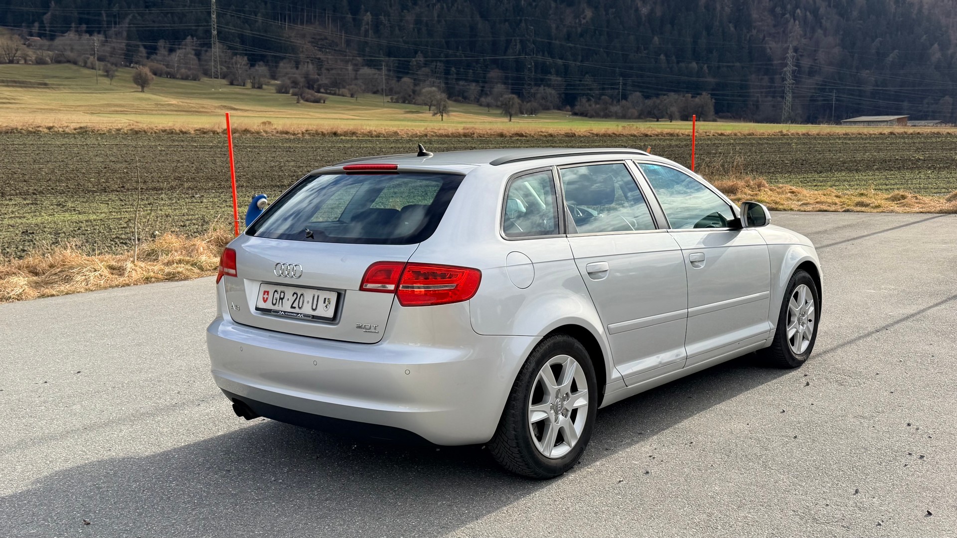 AUDI A3 Sportback 2.0 TFSI Ambiente quattro S-tronic-image-4