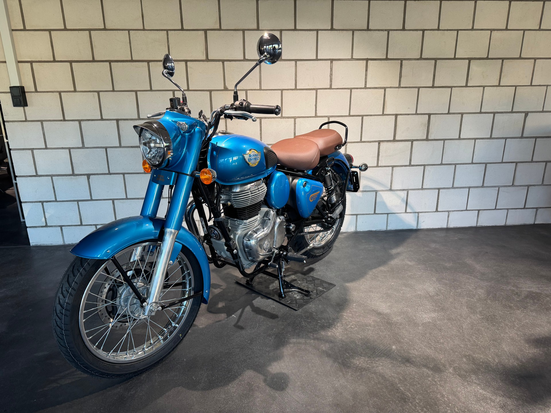 ROYAL ENFIELD CLASSIC 350-image-3