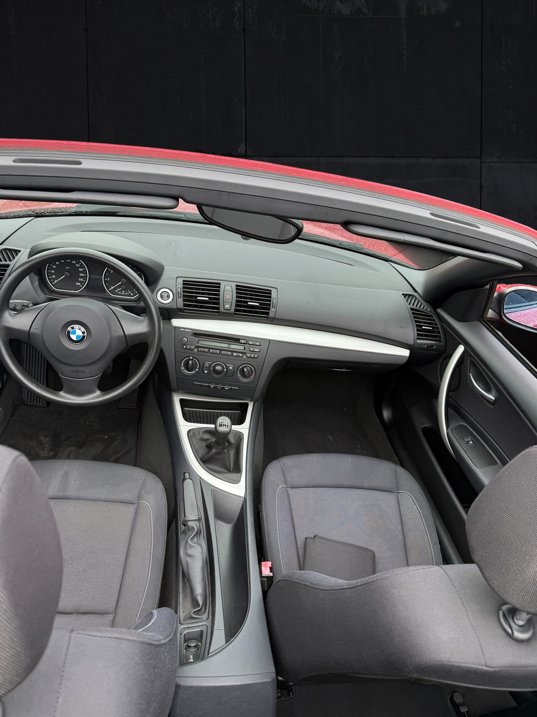 BMW 118i Cabrio-image-9