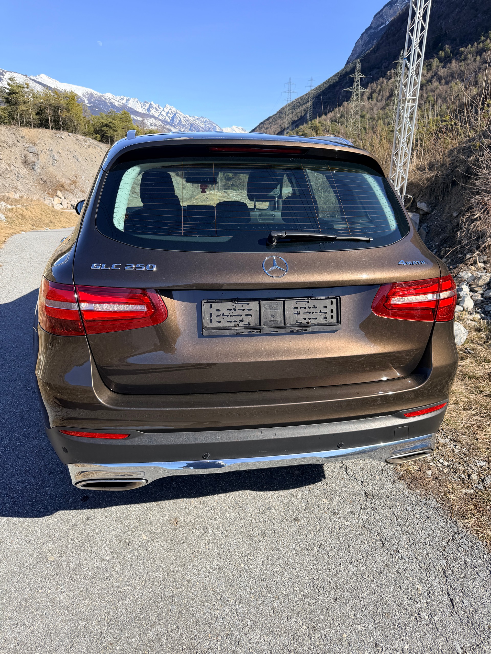 MERCEDES-BENZ GLC 250 Exclusive 4Matic 9G-Tronic-showroom-element-1