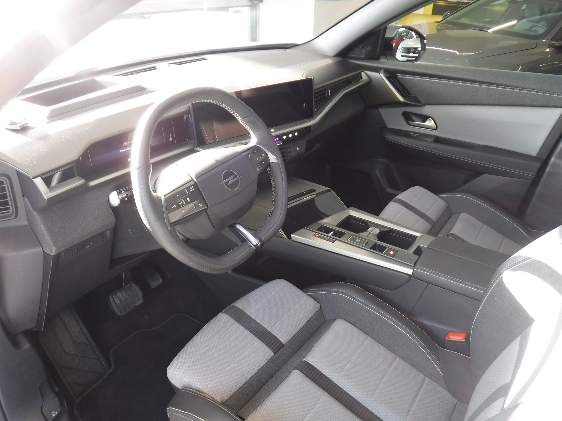 OPEL Grandland 1.2MHEV GS eDCT-image-3