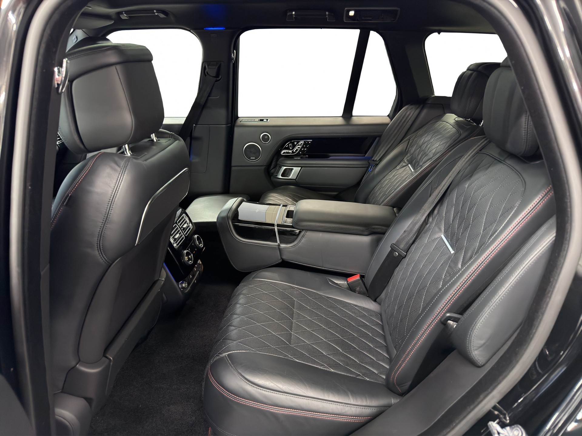 LAND ROVER Range Rover 5.0 V8 S/C SV AB Dynamic Automatic-image-22