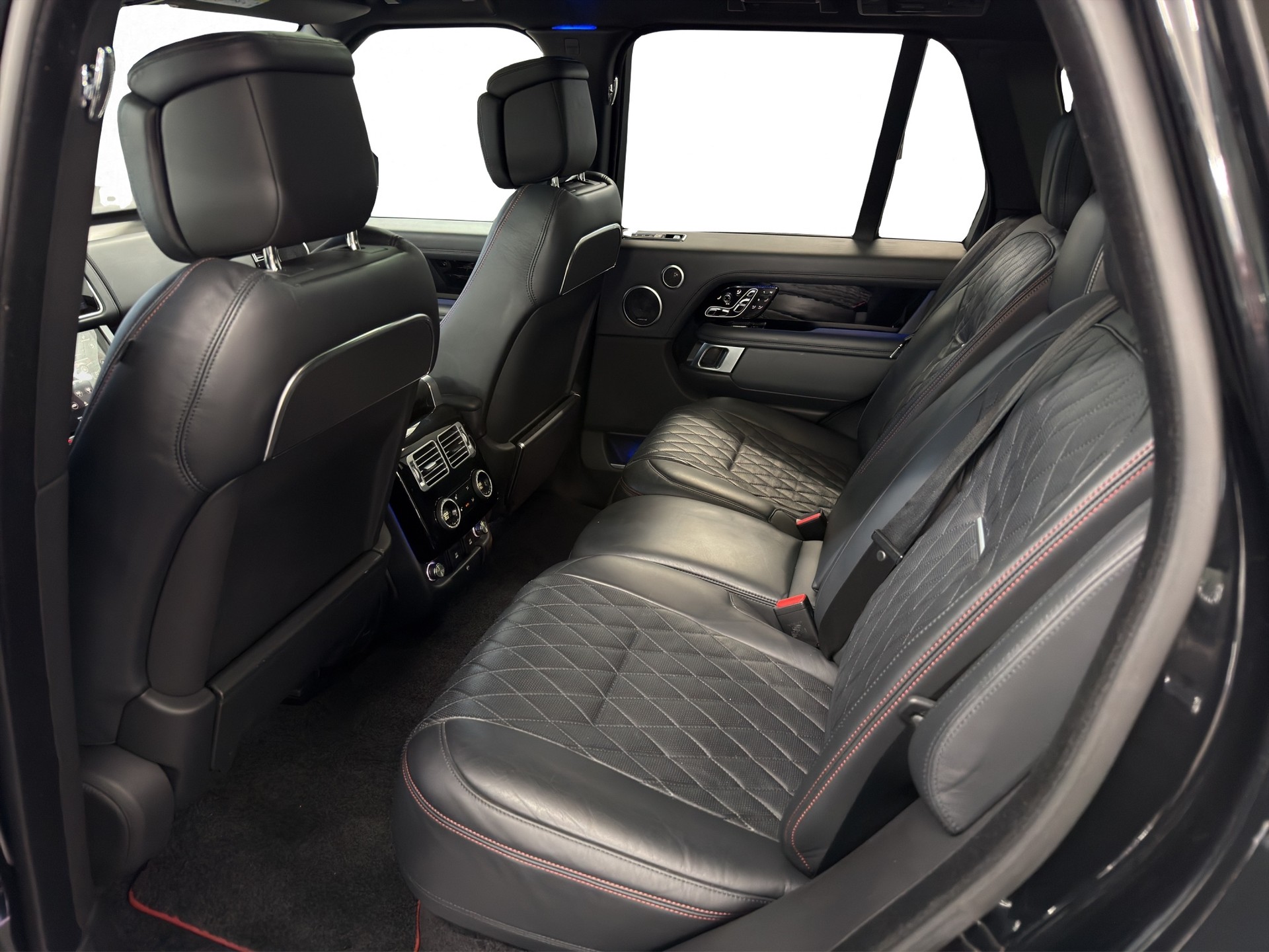 LAND ROVER Range Rover 5.0 V8 S/C SV AB Dynamic Automatic-image-21