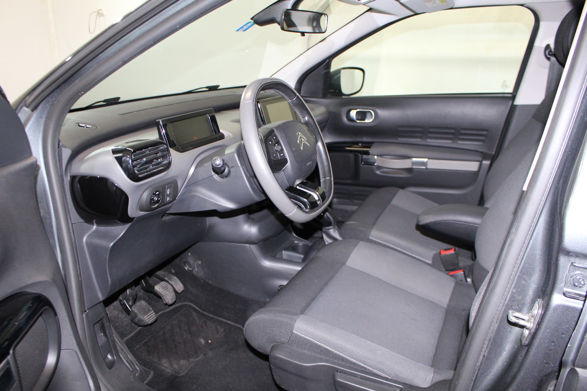 CITROEN C4 Cactus 1.2 PureTech Shine-image-6