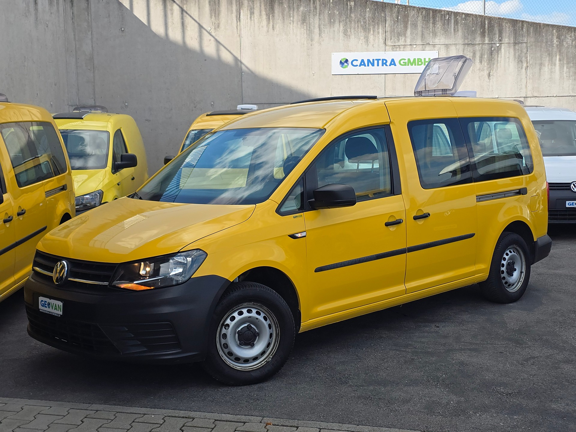 VW GEOVAN L - 102PS Bezin - Klima - PDC hinten - DAB+ - 2 x Schiebetür - grosses Fensterpaket-image-2