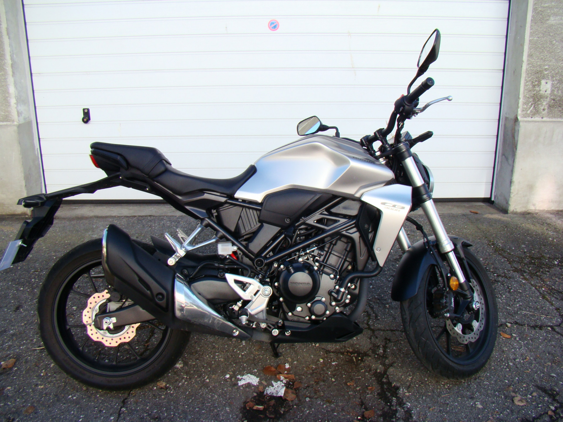 HONDA CB 300 R-image-2