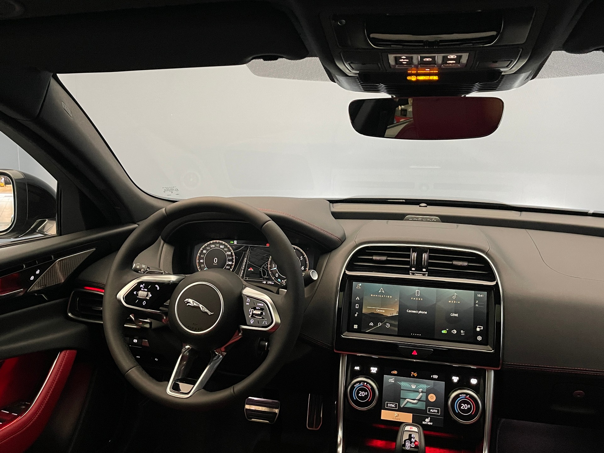 JAGUAR XE 2.0 T 300 Sport AWD-image-7