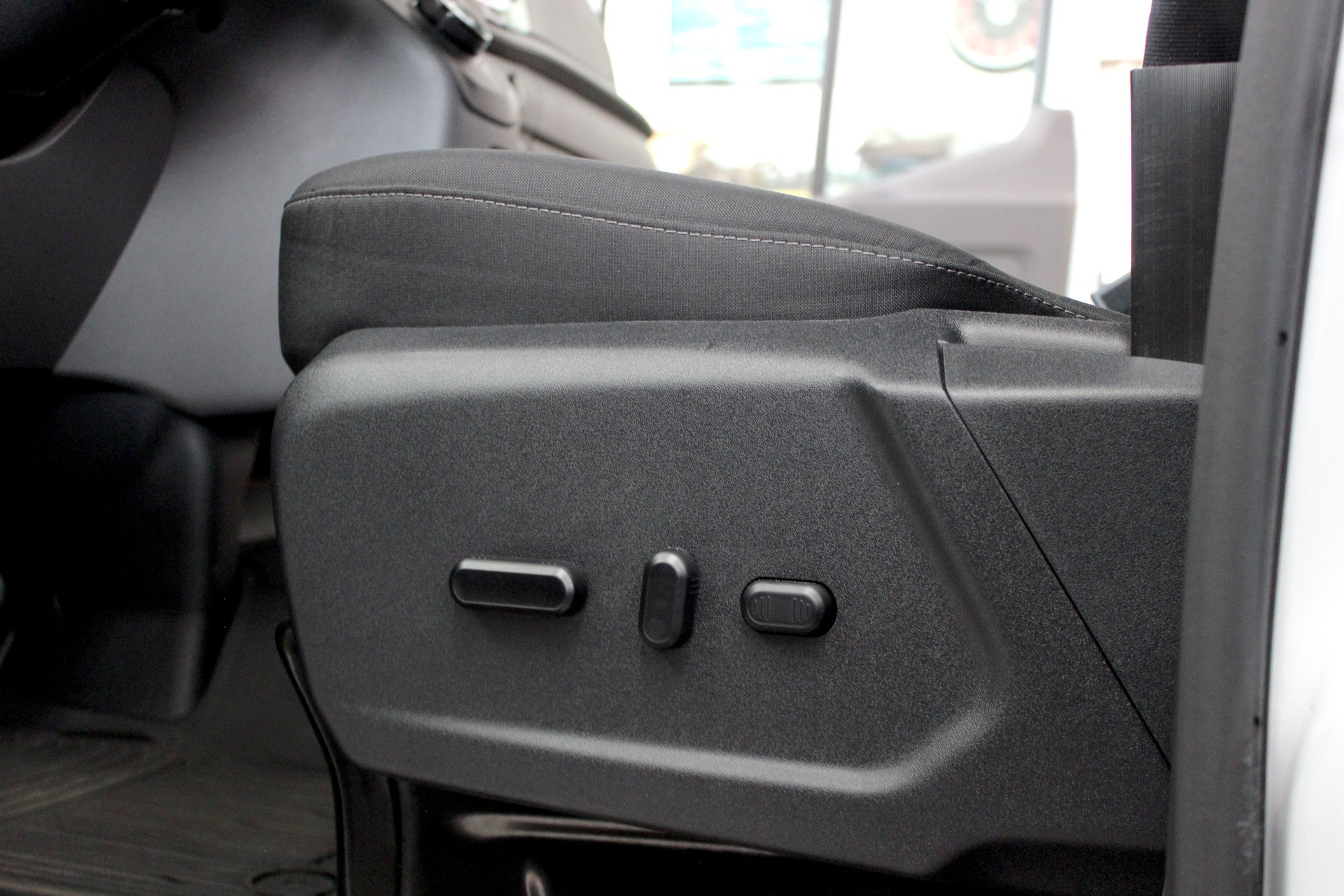 FORD E-Transit Van 350 L2 H2 Trend RWD 68kWh 💥 TOP Ausstattung 💥 Lieferung möglich-image-24