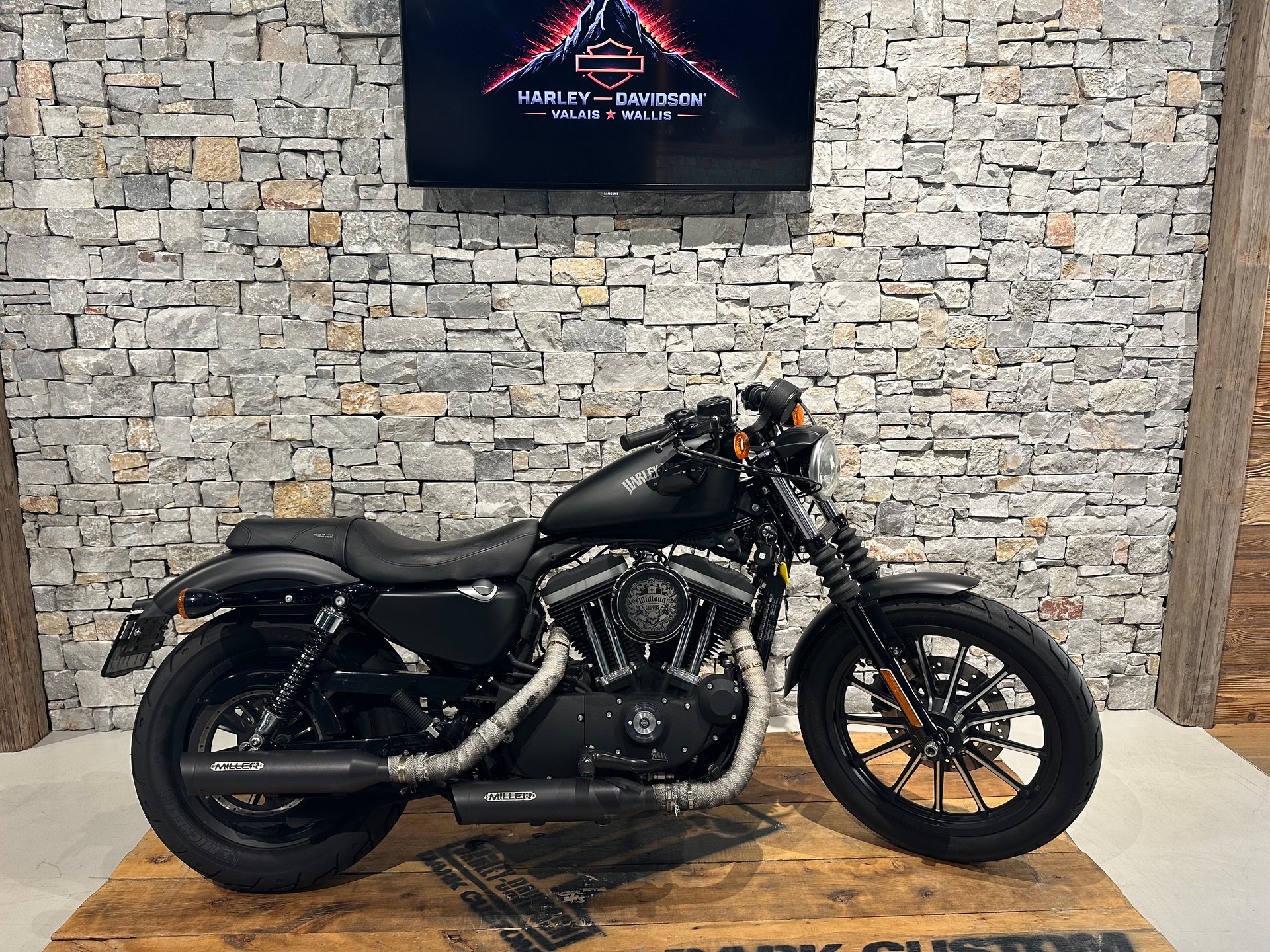 HARLEY-DAVIDSON XL 883 N Sportster Iron-image-0