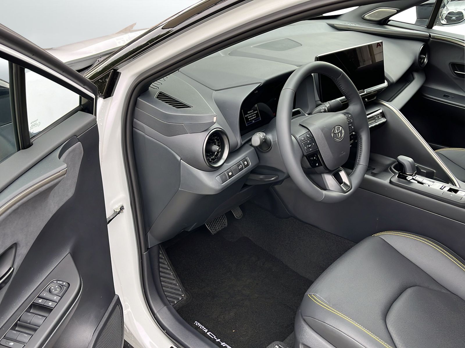 TOYOTA C-HR 2.0 HSD CVT Style Premiere 4WD-image-6