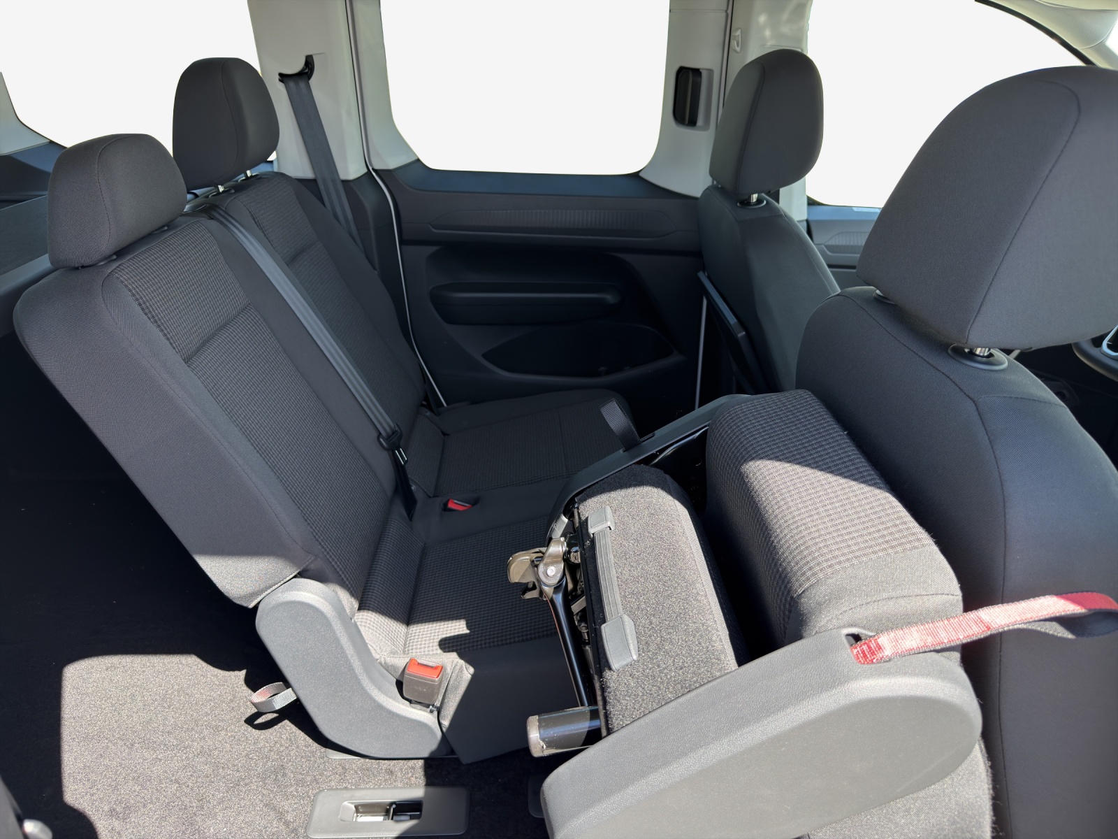 VW Caddy 1.5 TSI Plug in Hybrid Liberty DSG-image-13