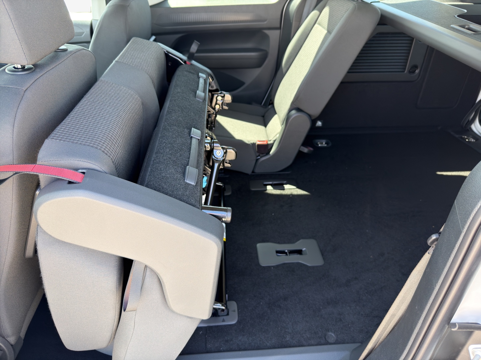 VW Caddy 1.5 TSI Plug in Hybrid Liberty DSG-image-14