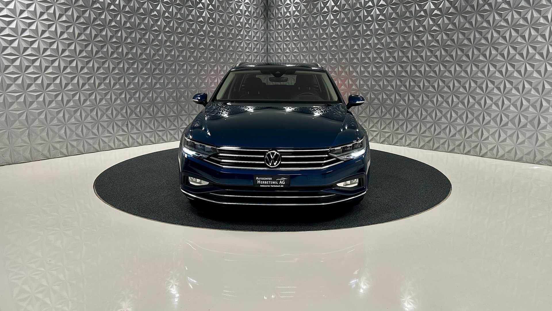 VW Passat 2.0 TDI BMT **200PS** Elegance 4Motion DSG-showroom-element-1