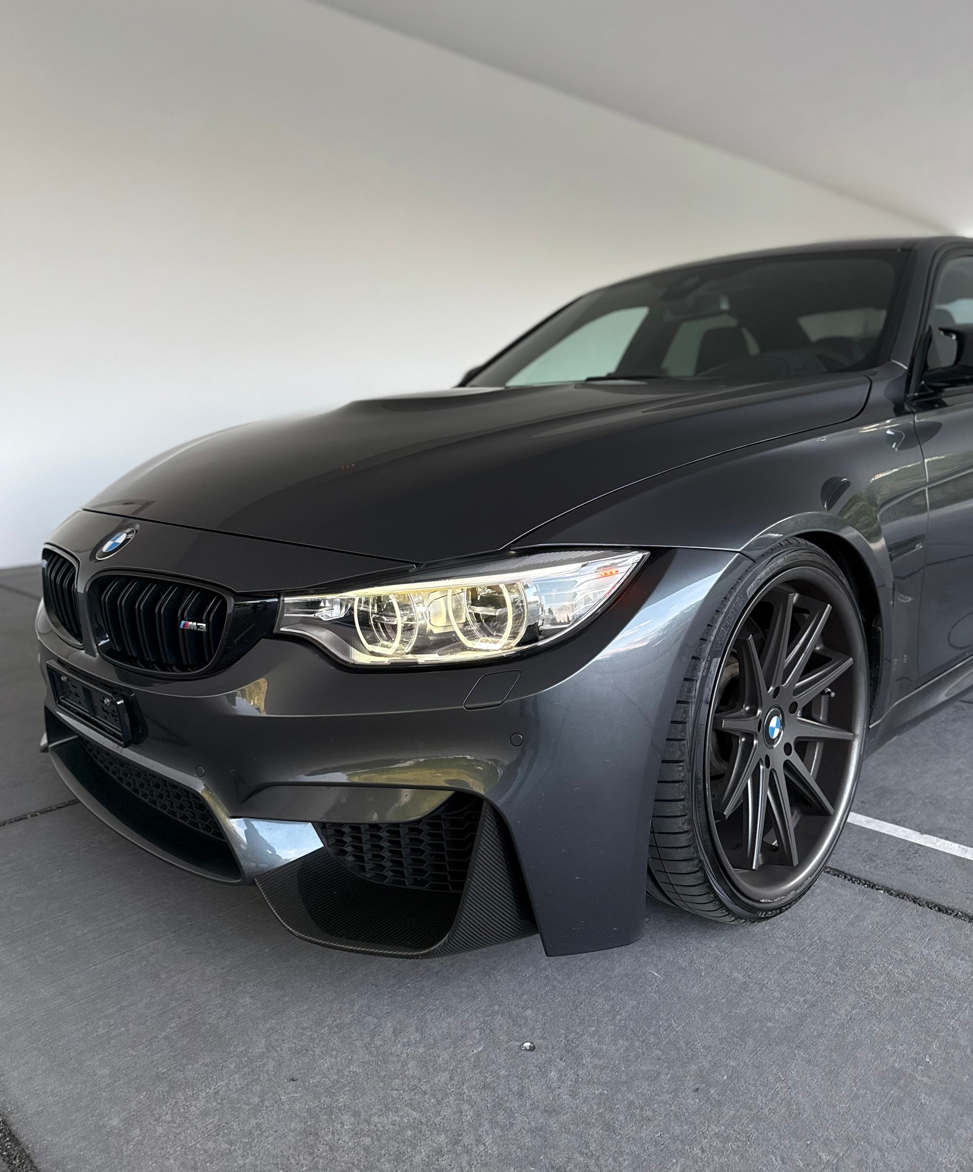 BMW M3 Drivelogic-showroom-element-3