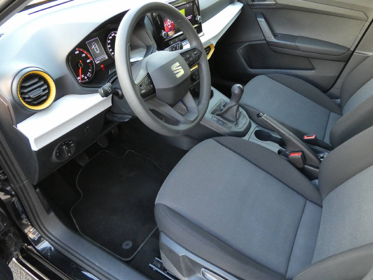 SEAT Ibiza 1.0 TSI 95 Reference-image-8