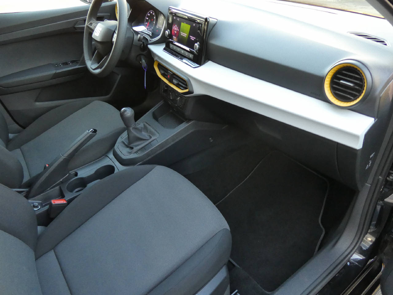 SEAT Ibiza 1.0 TSI 95 Reference-image-9