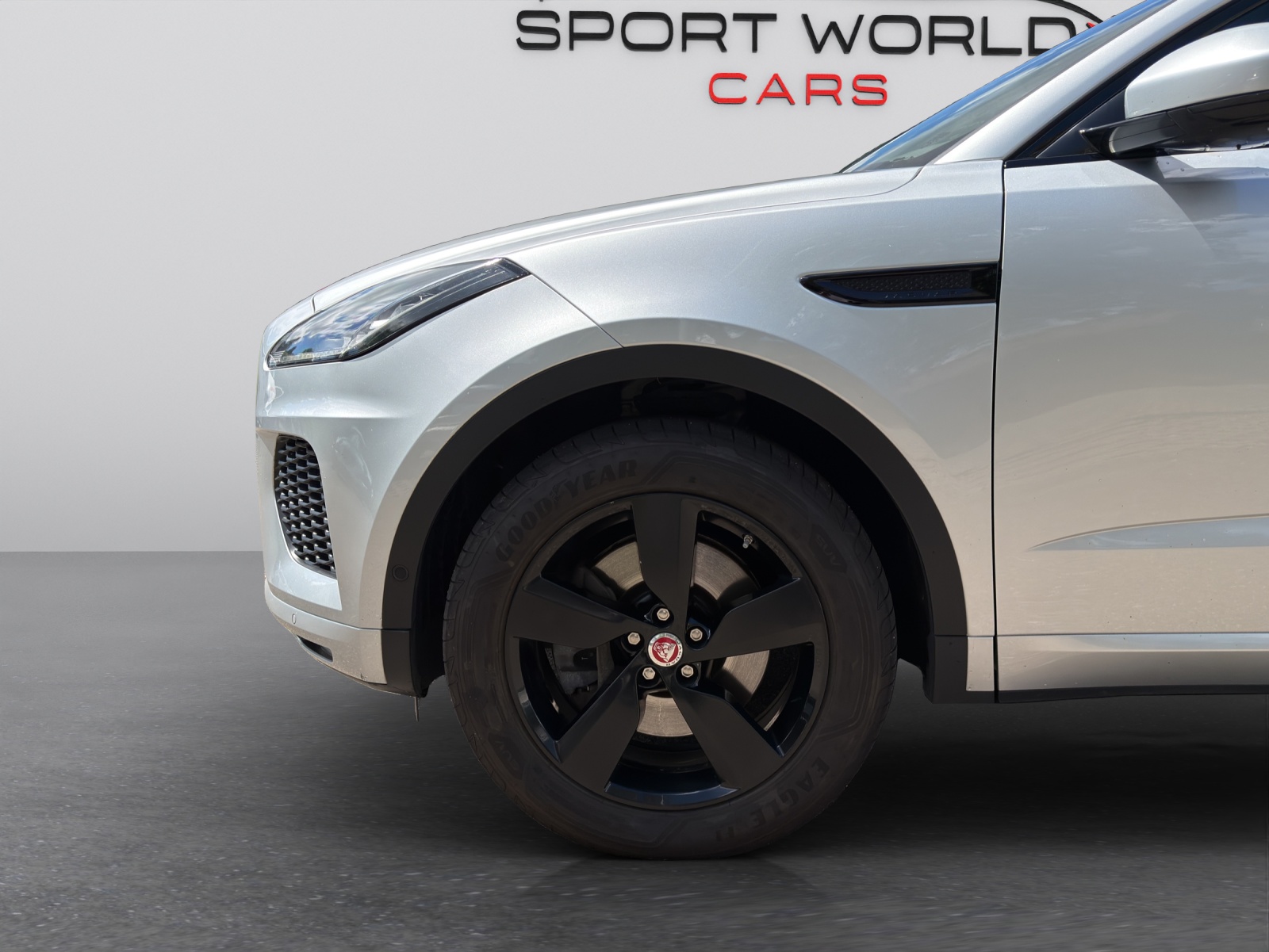 JAGUAR E-Pace 2.0 P250 S AWD Automatik-image-24