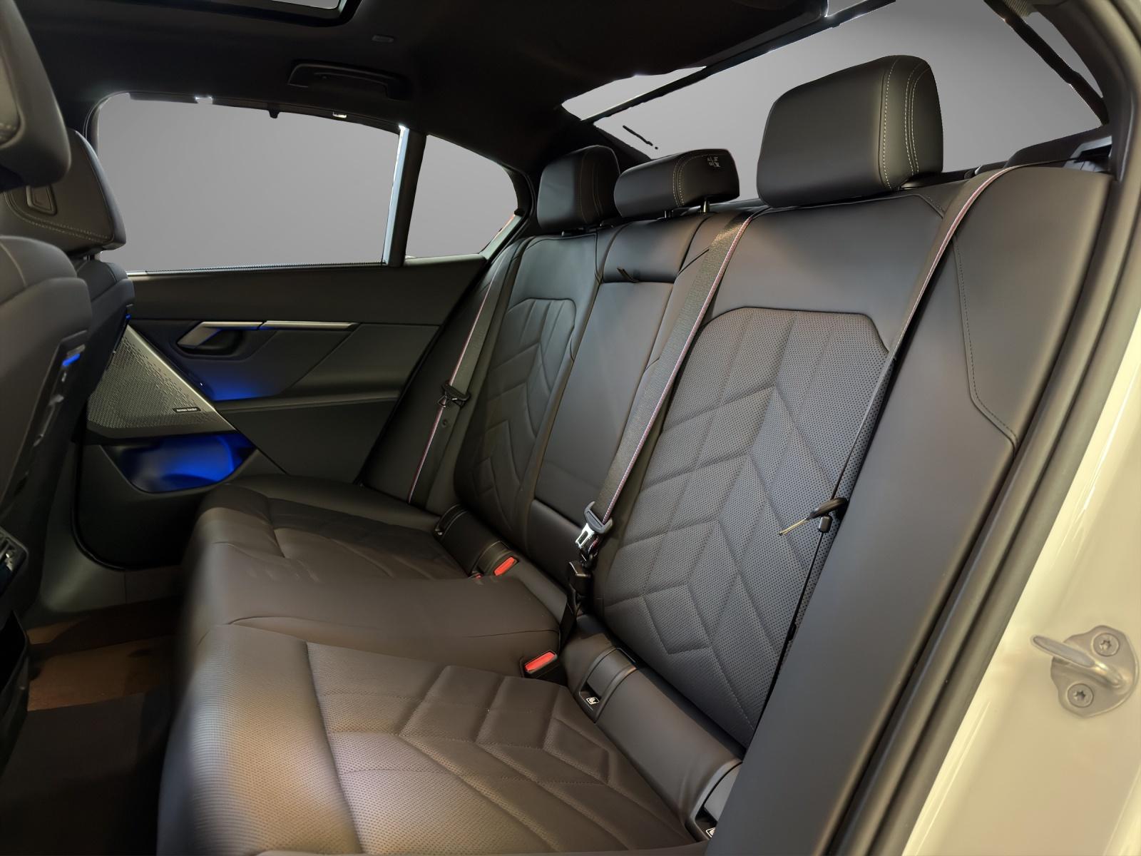 BMW i5 M60 xDrive M-SportPaket Pro-image-18