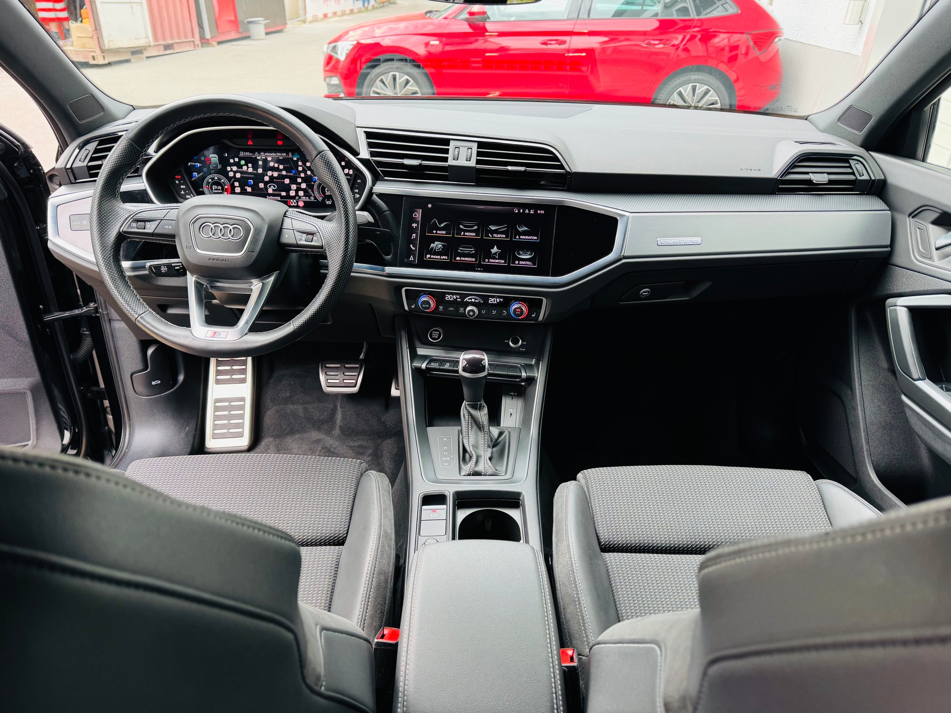 AUDI Q3 Sportback 40 TDI S line quattro S-tronic-image-14