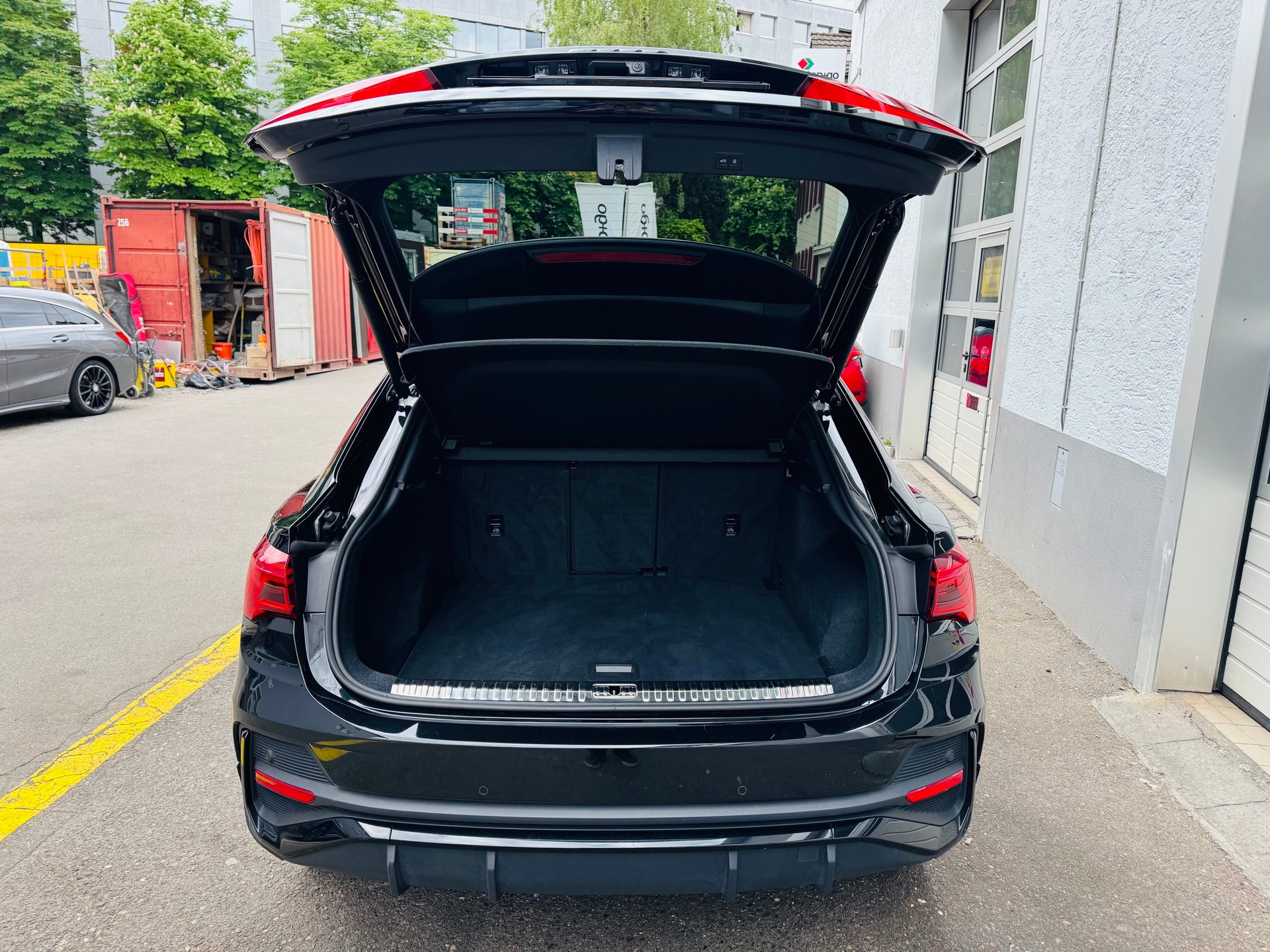 AUDI Q3 Sportback 40 TDI S line quattro S-tronic-image-10
